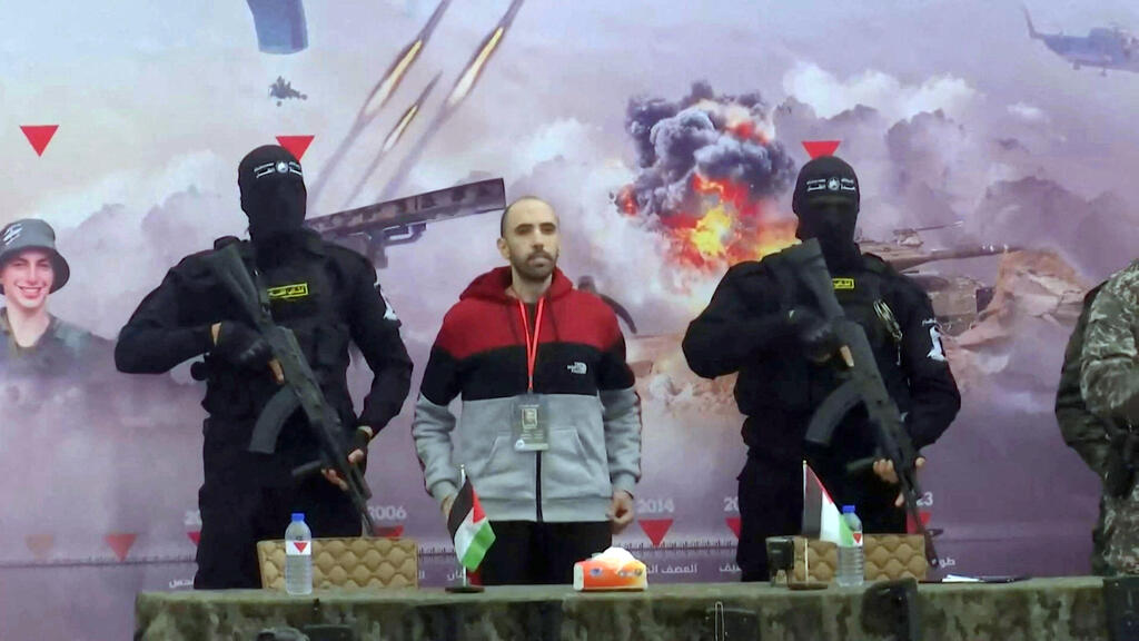 רגעי שחרור החטופים בפעימה השביעית