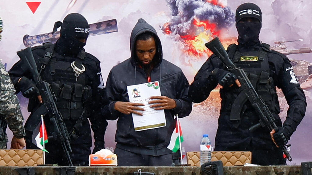 רגעי שחרור החטופים בפעימה השביעית