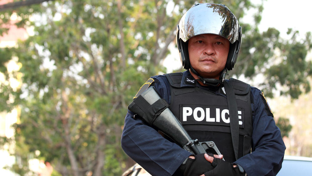 Thailand is losing patience (Photo: Shutterstock) שוטר תאילנדי