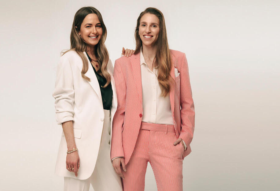 מימין: יסמין כץ ורעות מזרחי.  "חריצות, רצון ללמוד והגדלת ראש”