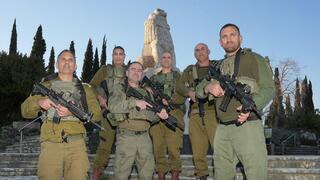 הקמת חטיבת תל חי באנדרטת הארי השואג