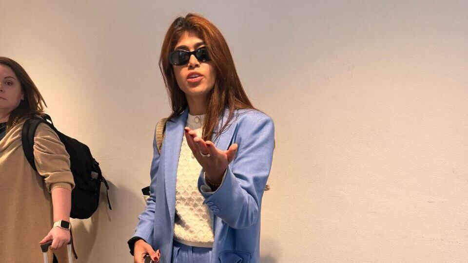 תיעוד של רימא בנתב"ג מתקוממת על כך שמצלמים אותה