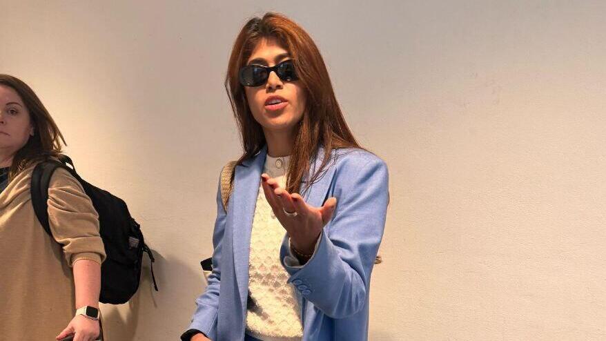 תיעוד של רימא בנתב"ג מתקוממת על כך שמצלמים אותה