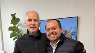 קית' סיגל ושי גראוכר