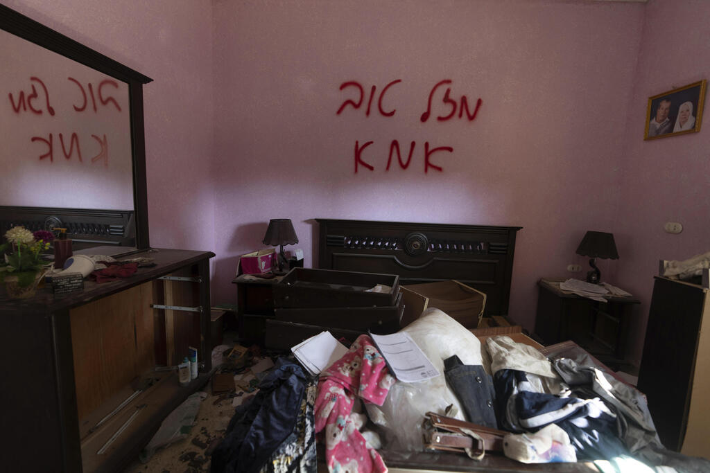 Graffiti written by Israeli soldiers during the ground offensive against Hezbollah