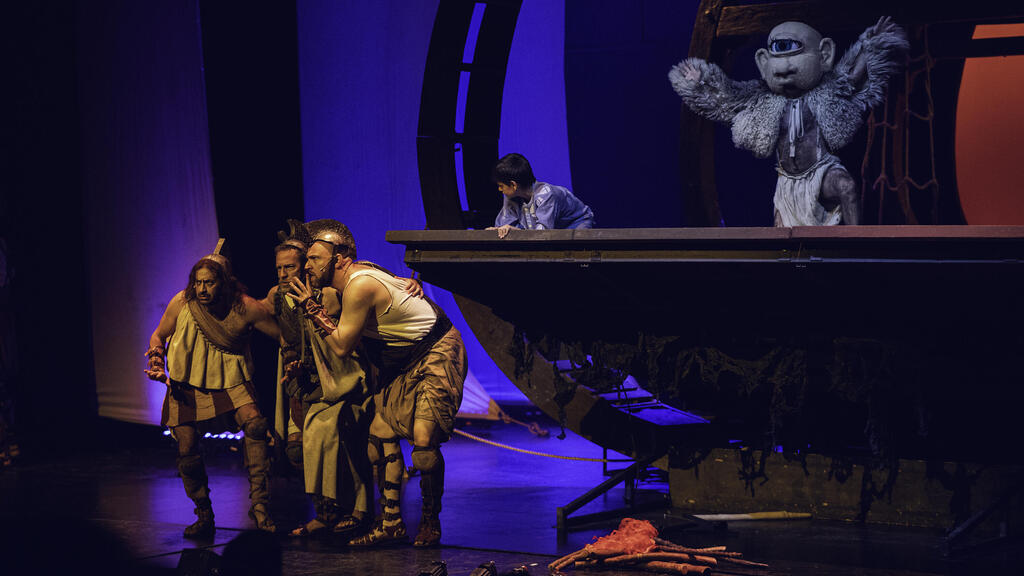 Сцена из спектакля "Странствия Одиссея" 