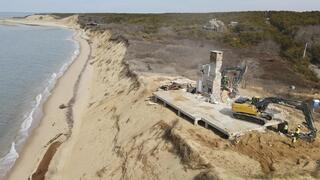 הריסת הבית היוקרתי בקייפ קוד