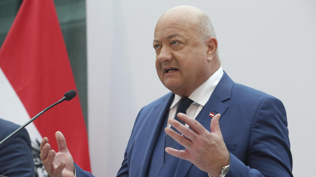 Федеральный канцлер Австрии Кристиан Штокер (Фото: AP/Heinz-Peter Bader) ראש מפלגת העם השמרנית אוסטריה כריסטיאן שטוקר