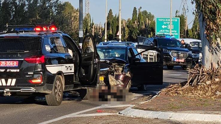 רגע נטרול המחבל בזירת פיגוע הדריסה בצומת כרכור