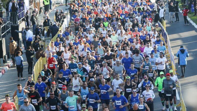 Марафон в Тель-Авиве (Фото: Шахар Гросс) Марафон в Тель-Авиве