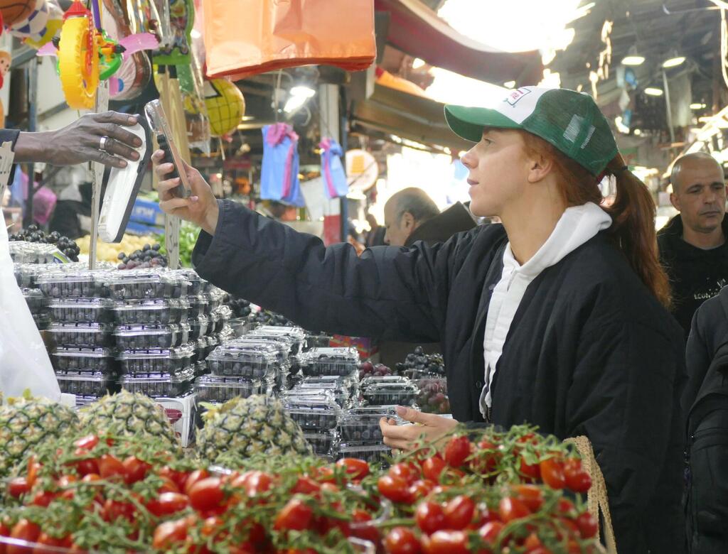 פפראצי מאיה ורטהיימר שוק הכרמל 