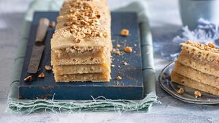 עוגת שכבות פטנט עם תפוחים