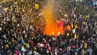 מחאה למען החטופים בדרך בגין תל אביב