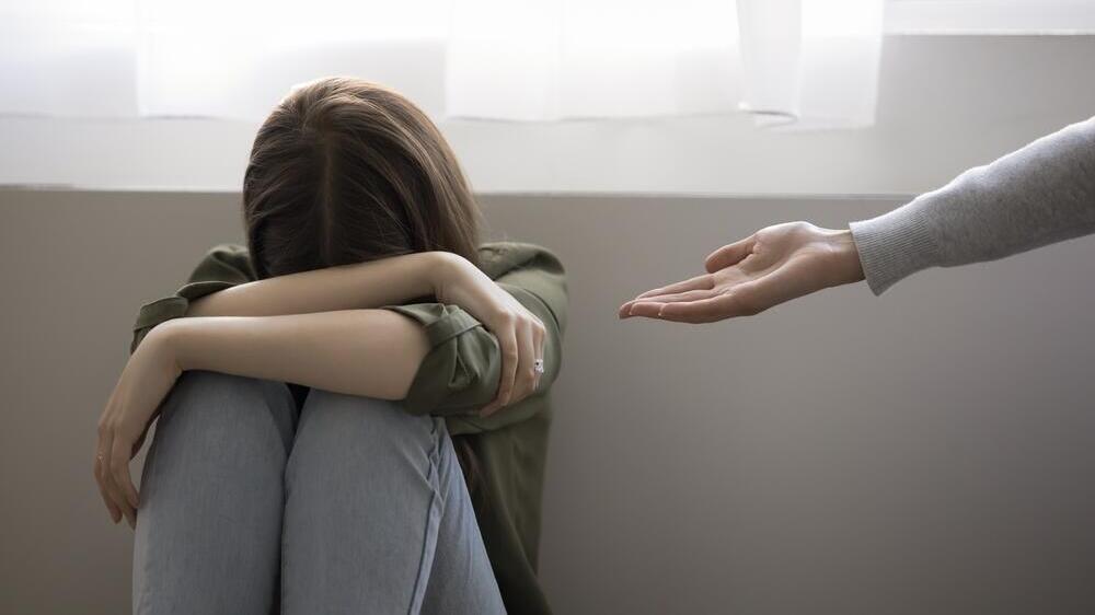 Photo: Shutterstock סיוע במצבי מצוקה