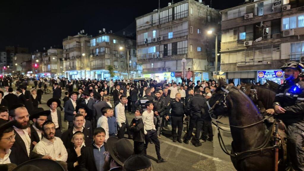 Протесты ортодоксов (Фото из архива: Шило Фрид) חרדים קיצוניים חוסמים את כביש 4 בעקבות מעצר של משתמט