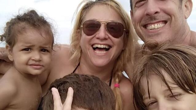 עדי פולק ומשפחתה