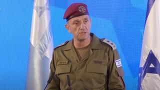 הרמטכ"ל היוצא, הרצי לוי, בטקס הענקת דרגות לרמטכ"ל הנכנס, אייל זמיר