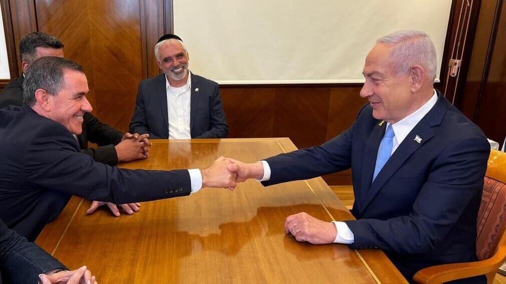 אלי זפרני, חבר מועצת קריית שמונה, עם שרי הליכוד