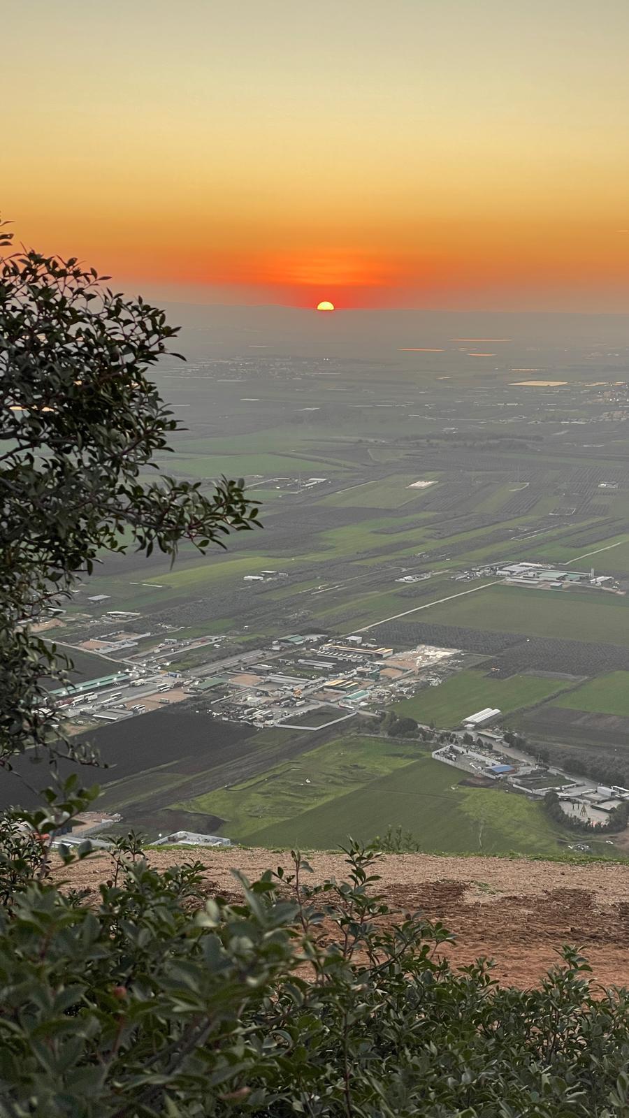 שקיעה בהר תבור