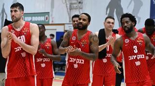 שחקני ירושלים מודים לאוהדים