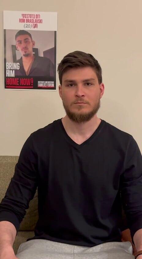 Former hostage Sasha Troufanov in a message to Braslavski (Photo: Hostages and Missing Families Forum) שורד השבי סשה טרופנוב במסר על החטוף רום ברסלבסקי