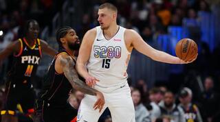 ניקולה יוקיץ' מול ניק ריצ'רדס