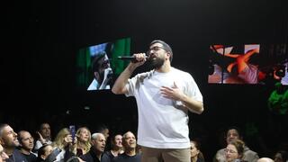 חנן בן ארי בהופעה, מתוך פסטיבל רוק פתאל