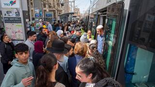 הנוסעים המאוכזבים ברכבת הקלה בירושלים
