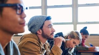 סטודנטים בשיעור