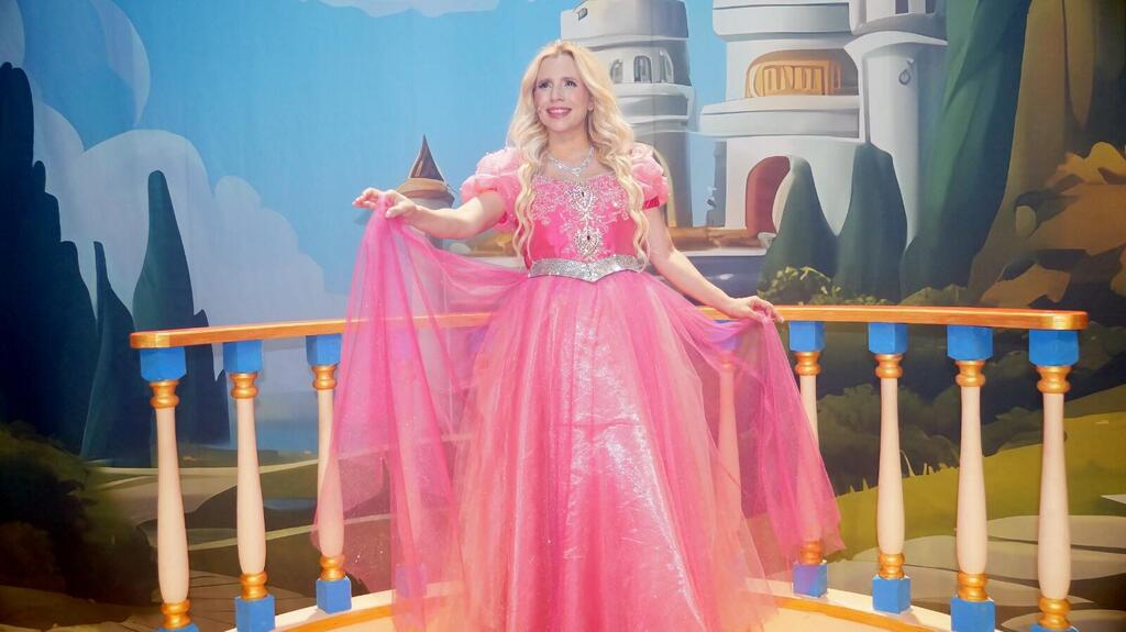 "נתי בהצגה החדשה "היפהפייה הנרדמת" (צילום: שי דורי) "נתי הגעתי הופעתי" בהצגה החדשה היפהפייה הנרדמת