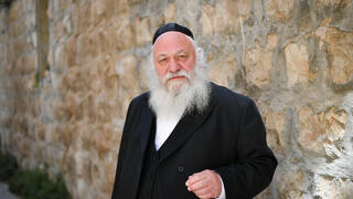 יצחק גולדקנופף, שר הבינוי והשיכון