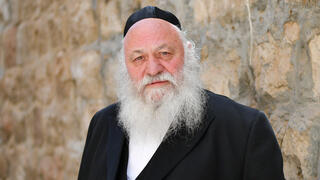 יצחק גולדקנופף, שר הבינוי והשיכון