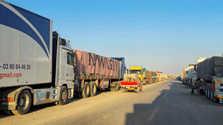 משאיות סיוע תקועות במצרים אחרי שישראל החליטה לעצור את הסיוע ההומניטרי לעזה