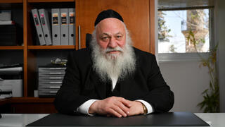 יצחק גולדקנופף, שר הבינוי והשיכון