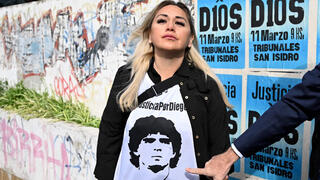 ורוניקה אוחדה בת זוגו לשעבר של דייגו מראדונה בזמן משפט בנוגע למותו של מראדונה