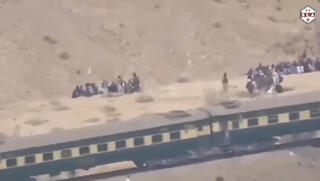 פקיסטן הרוגים מתקפת טרור רכבת צבא השחרור הבלוצ'י