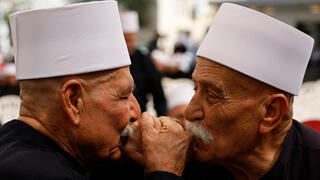 האוטובוסים הישראלים נכנסו  לסוריה כדי לאסוף מעל 100 אנשי דת דרוזים לתחילת הביקור בקבר הנביא שועייב