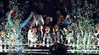 ניוקאסל עושה היסטוריה ומניפה תואר