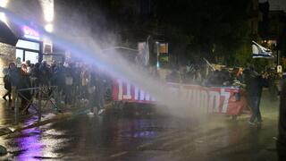 עימותים ופריצת מחסומי משטרה במחאה ברחוב עזה מול מעון רה"מ בעקבות החזרה ללחימה ופיטורי ראש השב"כ