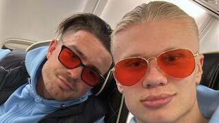 ארלינג הולאנד עם ג'ק גריליש עם המשקפיים האדומים