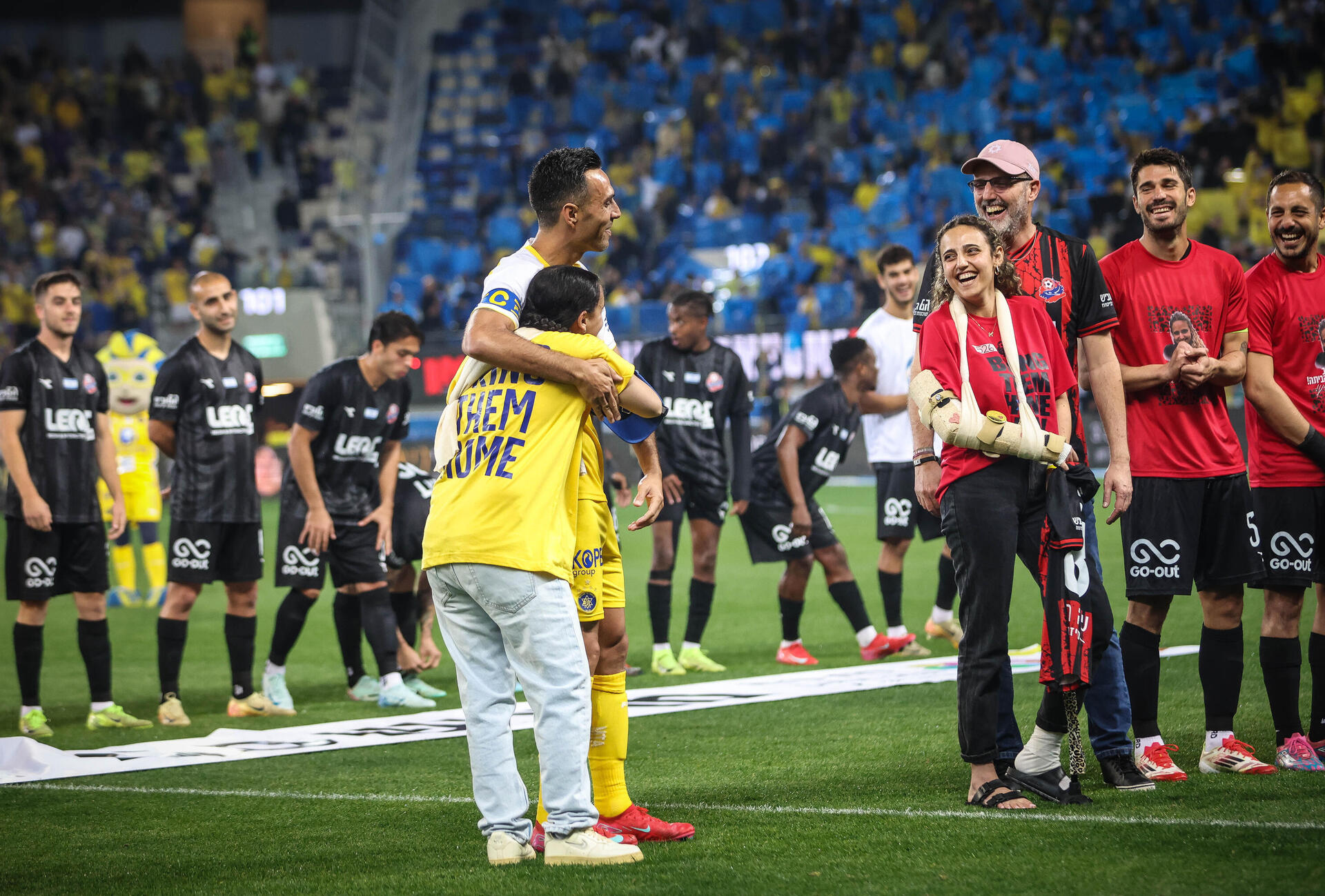 כוכבות המשחק.אמילי ורומי בבלומפילד