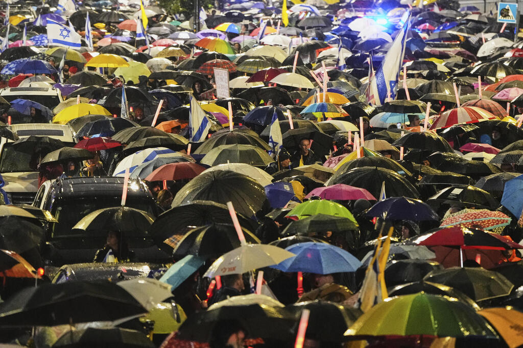 Photo: AP Photo/Ohad Zwigenberg מחאה בירושלים