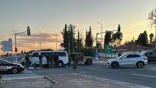 כוחות צה"ל בכביש 34 בעקבות חשד למצנחי רחיפה 