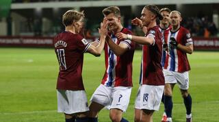 שחקני נורבגיה חוגגים