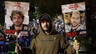 אלי-ה כהן בעצרת בכיכר החטופים