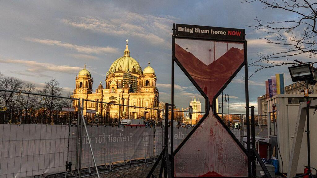         Berlin Hostage Square