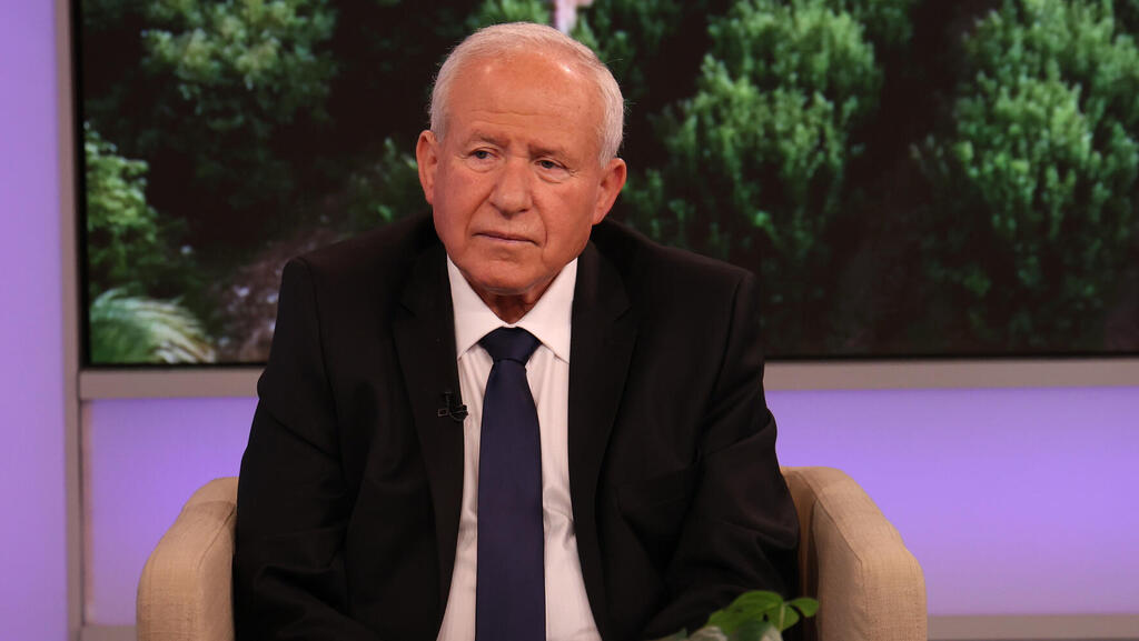 שר החקלאות אבי דיכטר