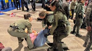 פינוי בכוח מכיכר המנורה