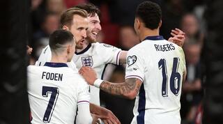 שחקני נבחרת אנגליה חוגגים