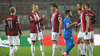 אבו פאני ושחקני נורבגיה, בסיום המשחק